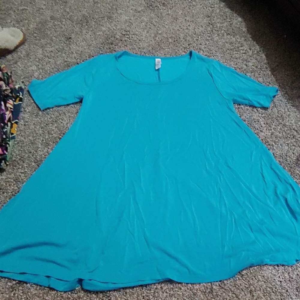 Lularoe perfect tee